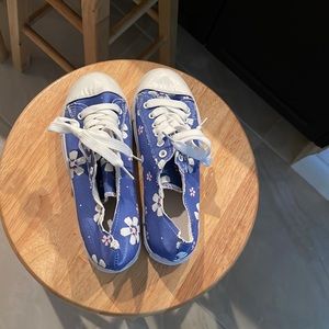 Never worn shoes. Size 37. Brand new.